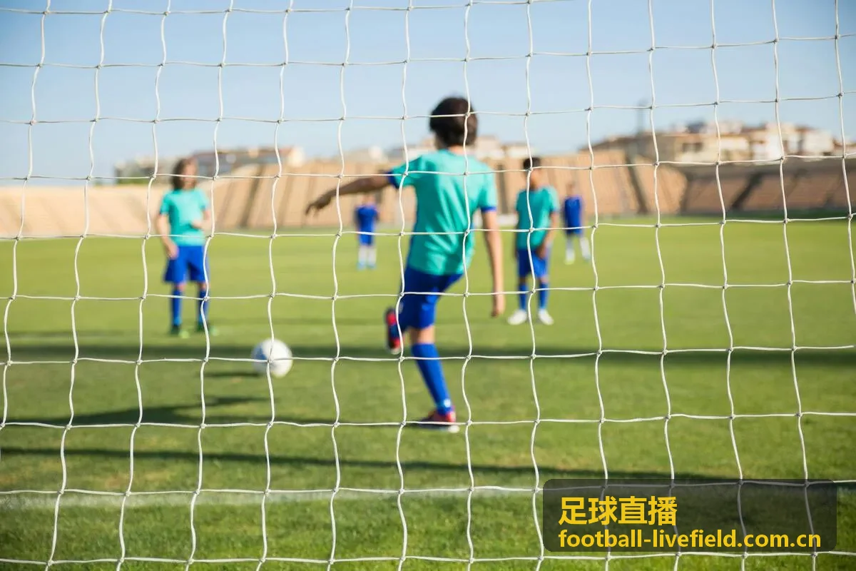 足球直播球队情报：巴萨中场轮换策略分析